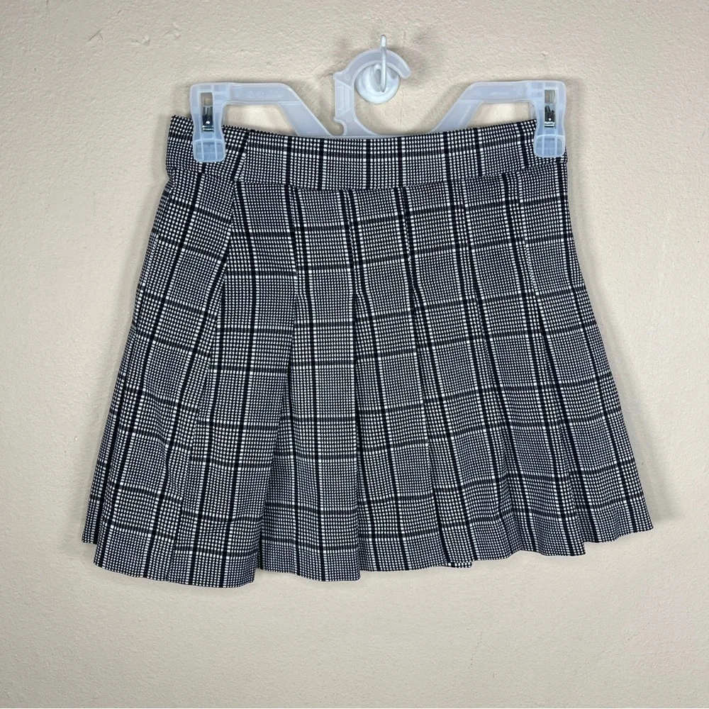 SMALL JOE BENBASSET BLACK WHITE PLAID PLEATED SKIRT MINI STRETCH PREPPY GOTH